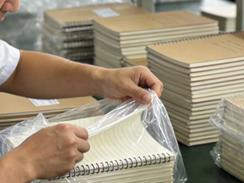 Individuell gestaltete Campus-Notizbücher für Grund- und weiterführende Schulen in Zhejiang
