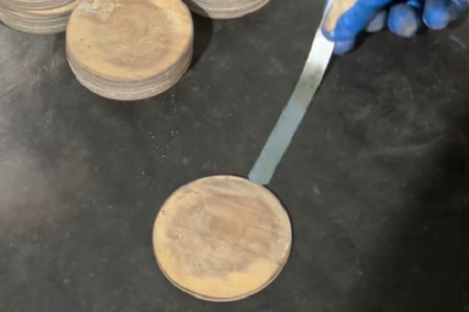 Craftsmanship straightening of copper materials, strictly controlling 8-silk precision.