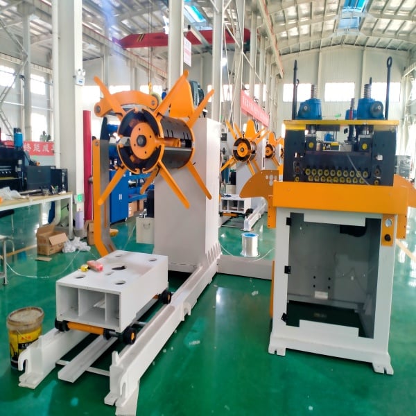 What Ensures Flatness in Heavy Processing with Thick Plate Leveling Machines?
