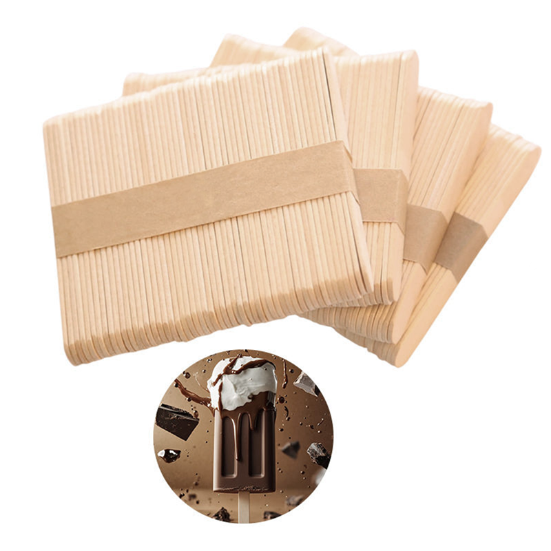 Bâtonnets en bois pour crème glacée regroupés avec une bande en papier kraft
