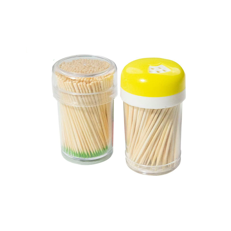 Cure-dent emballé dans un pot