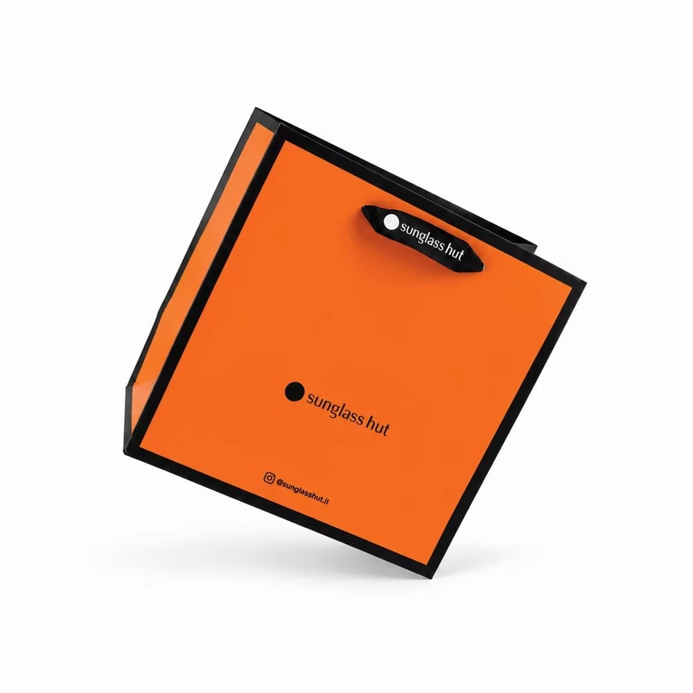 Factory Wholesale New Design Luxury Custom Logo Print Waterproof Coated Paper Gift Bag with Ribbon Handle
