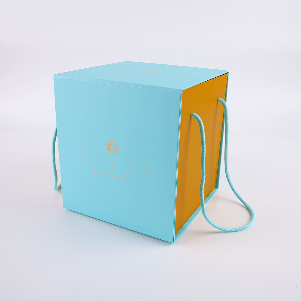 Wholesale Custom Luxury Packaging Rigid Matt Lamination Foldable Magnetic Lid Art Paper Big Gift Box