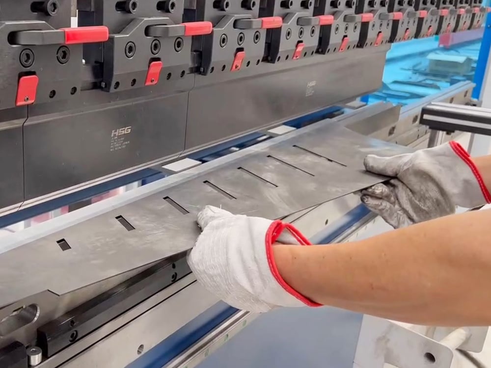 Large CNC bending machine