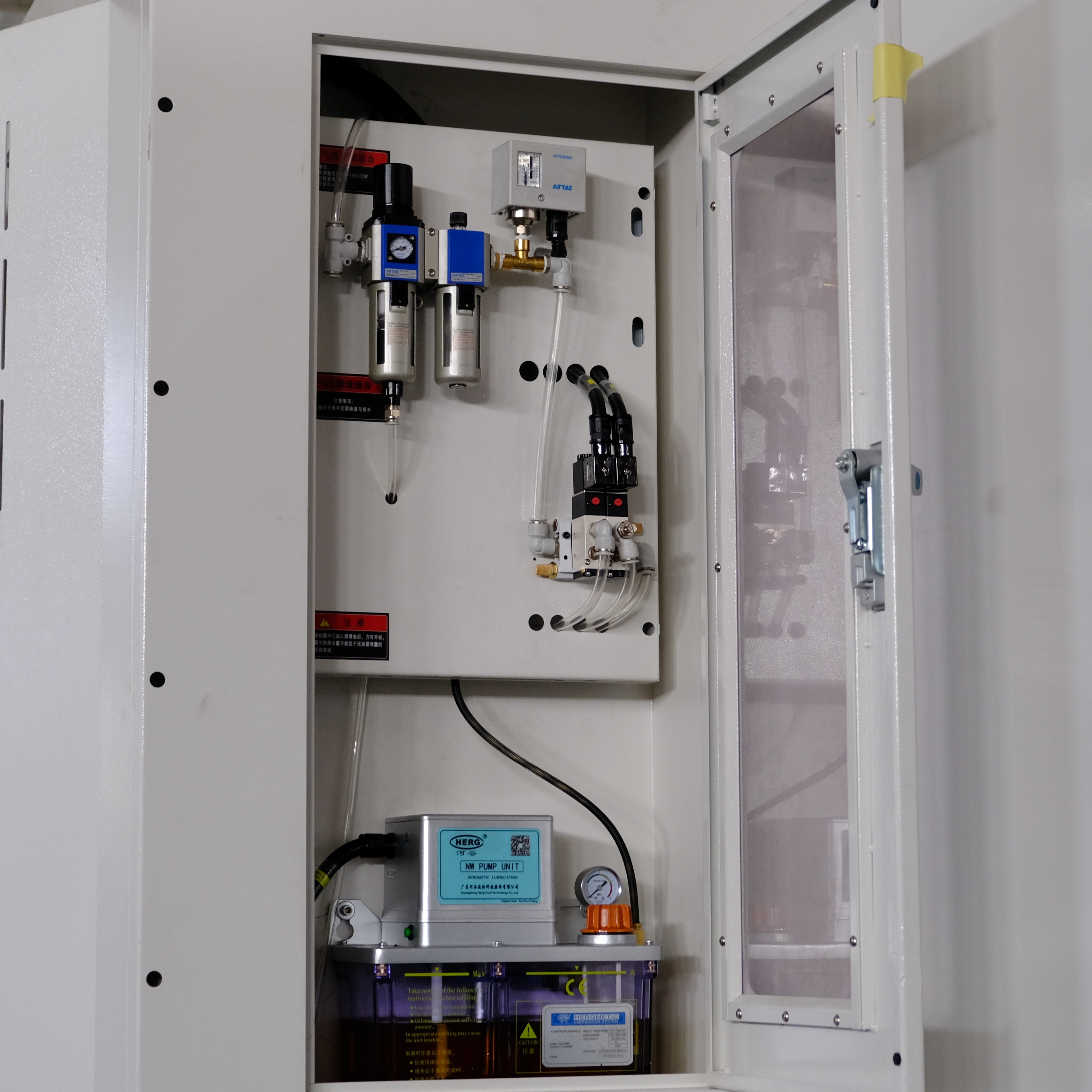 9.Pneumatic system.jpg