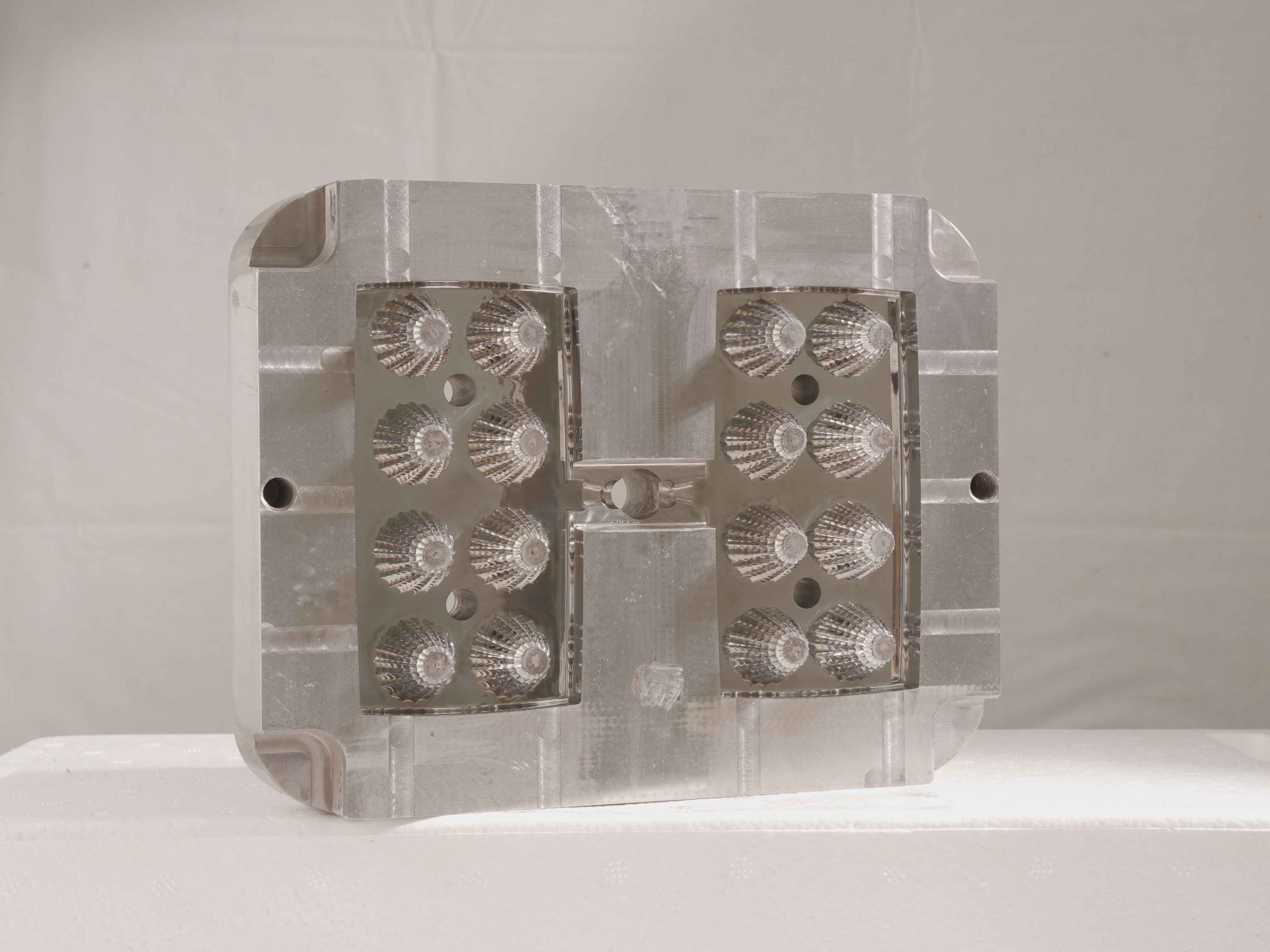 Automobile lighting mold 2