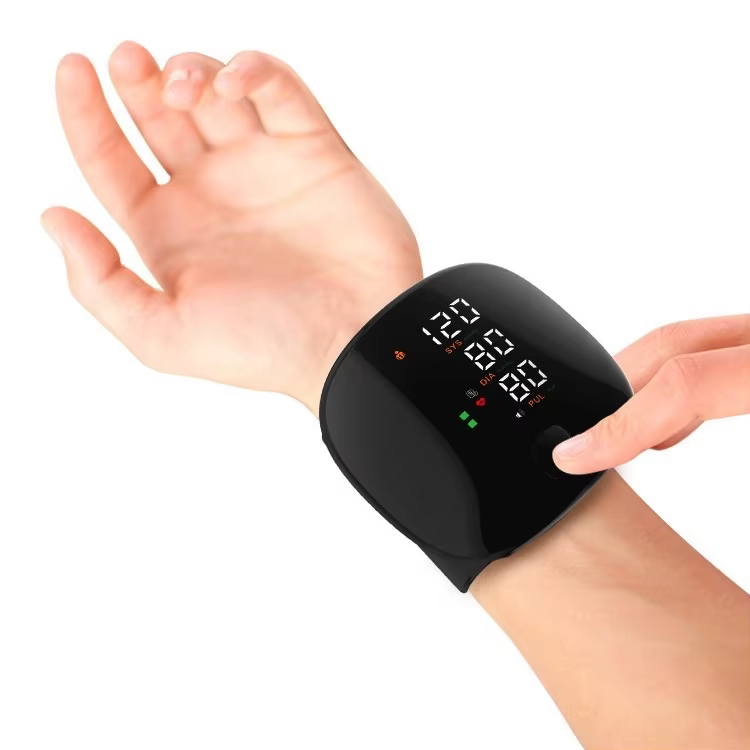 Ano ang mga pangunahing benepisyo ng paggamit ng OEM wrist sphygmomanometer para sa pang-araw-araw na gamit?