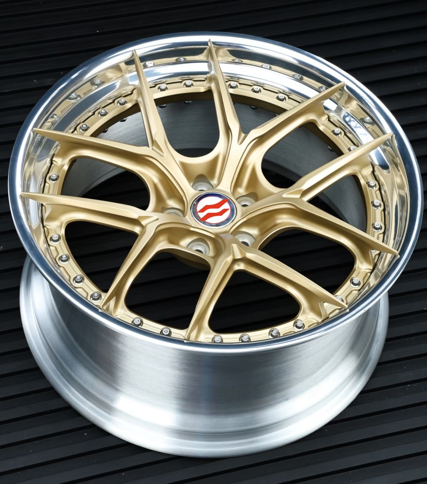 Kinerja Tak Tertandingi dengan Velg Offset Khusus 18 Inci
