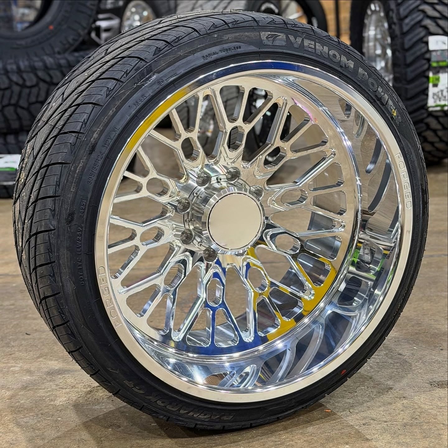 ForgeX LBTY15 stílusú, űrközpontban kovácsolt terepjáró kerék | 24×12, 24×14, 26×12, 26×14 mély peremű felnik F-150-höz, Tundrához, RAM-hoz és Silveradóhoz