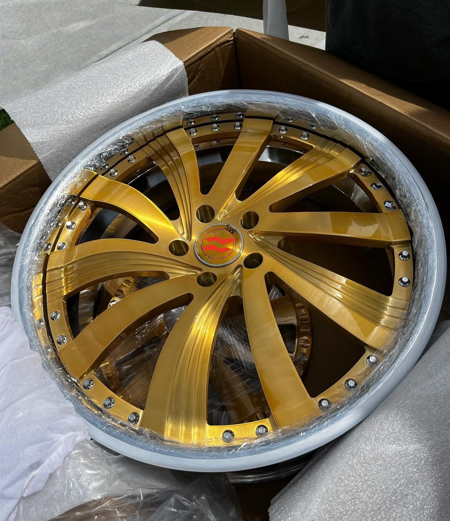 Tingkatkan Pengalaman Berkendara Anda dengan Velg Mewah 20 Inci dari Forgex Speed