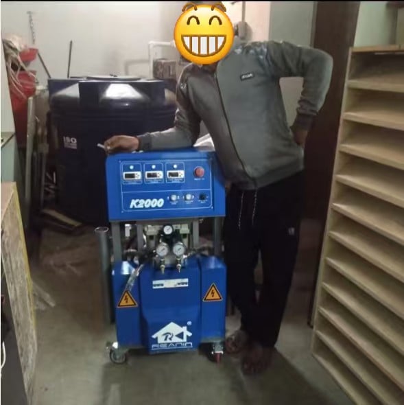 Шведтің тұтынушысы Томас REANIN K2000 PU спрейлық көпіршік машинасын ғимараттардың тиімді жылу оқшаулануы үшін жоғары бағалайды