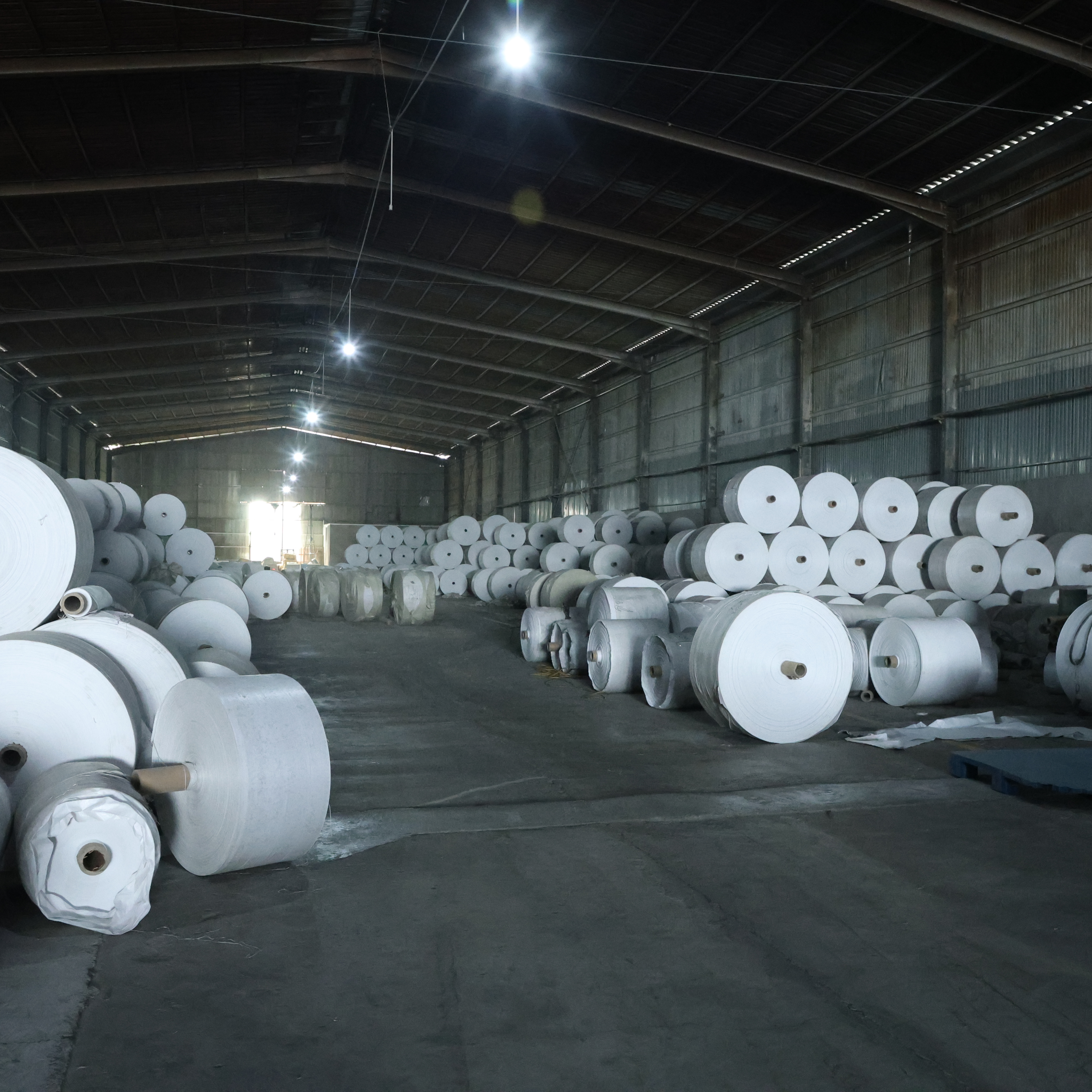 Understanding Raw Material Sourcing Practices Among Bag Manufacturers
