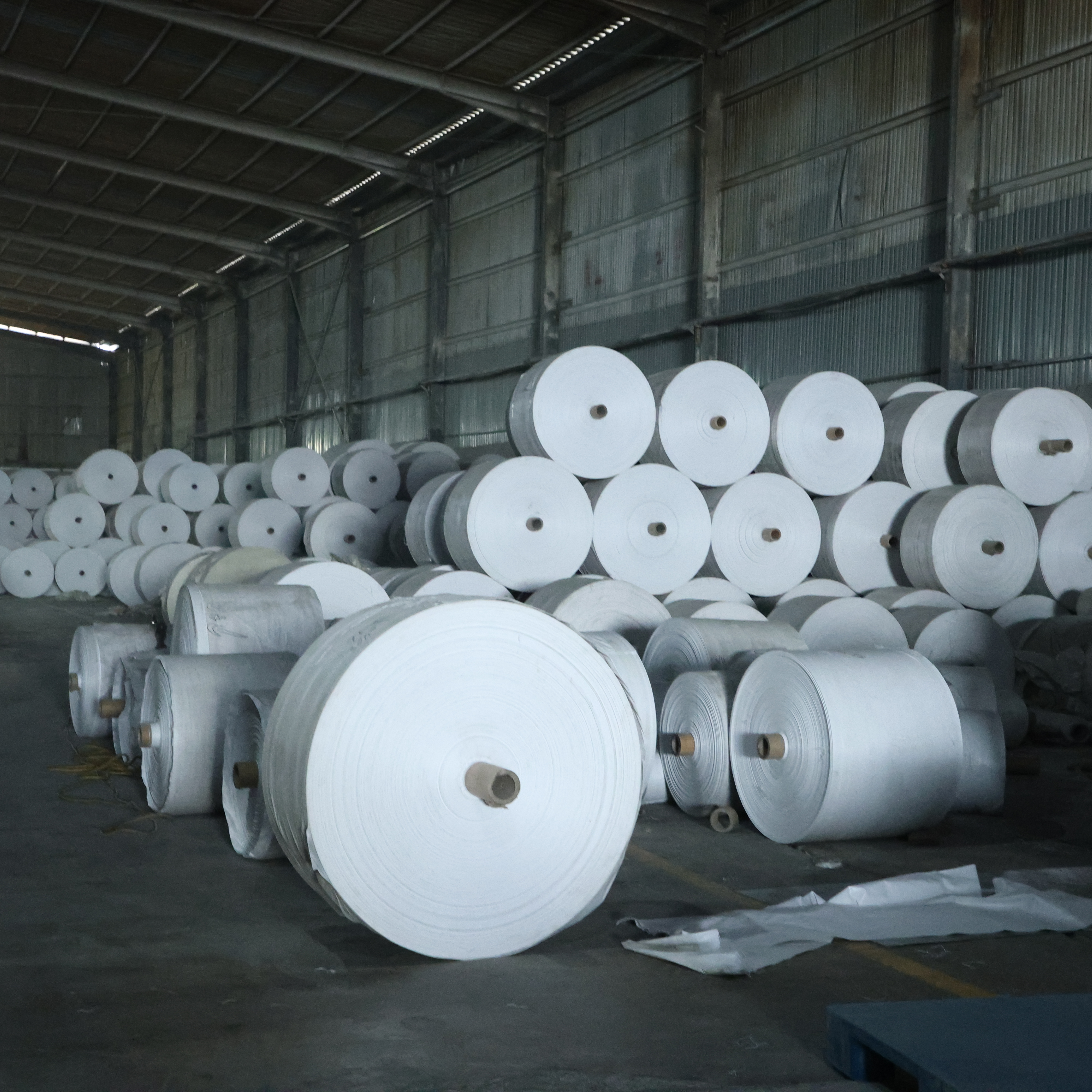 Small Workshop vs Large Scale Woven Bag Manufacturers for Bulk Orders