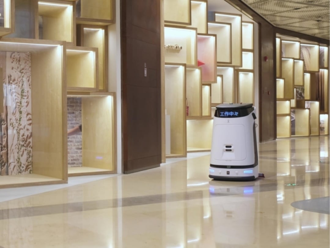 Case Study: ECOVACS Commercial Cleaning Robot DEEBOT PRO M1 in Shanghai 1000 TREES Mall_img