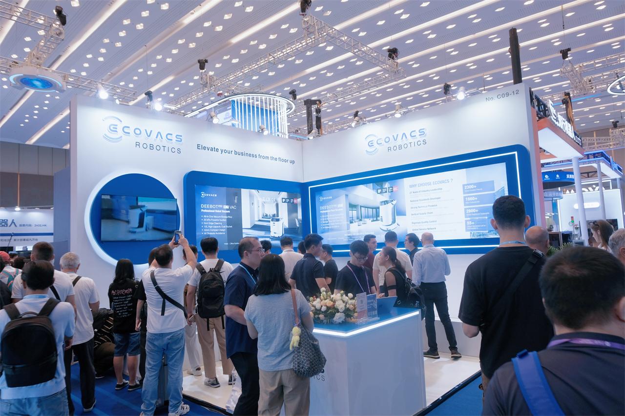 Spotlight at the 138th Canton Fair: ECOVACS Commercial Cleaning Robots Draw Strong Attention with Breakthrough Technologies_img