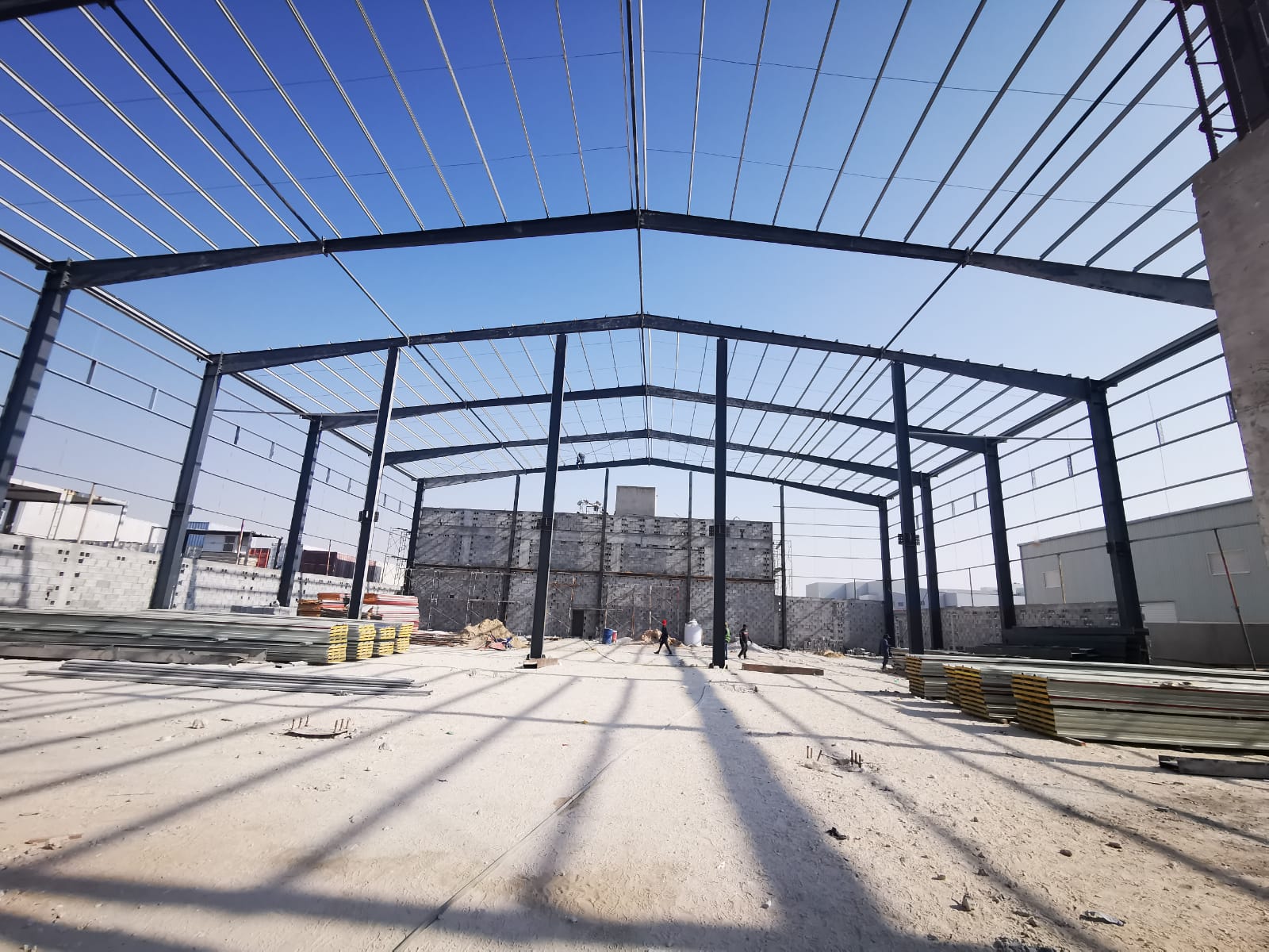Resistente ai Prodotti Chimici: Edifici Metallici Industriali per Fabbriche