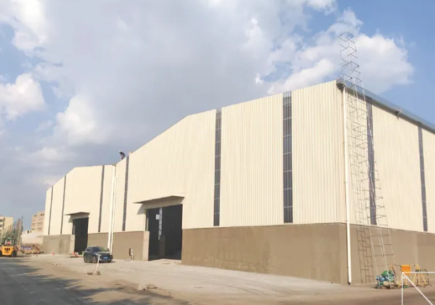 What lifespan can a qualified prefabricated steel building reach