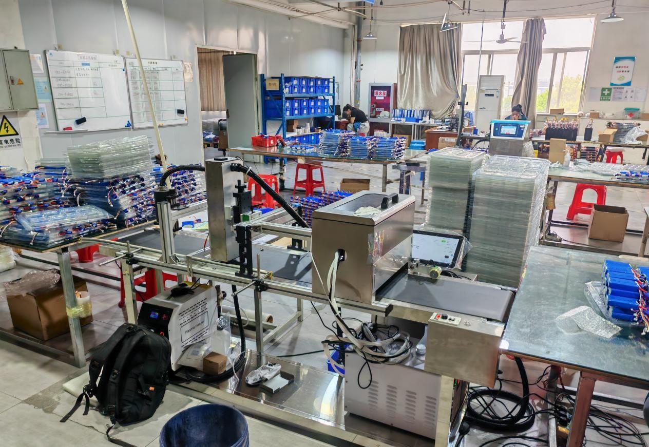 High-Precision PIJ Inkjet Coding on Lithium-Ion Batteries (1).jpg