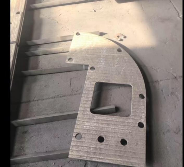 بطانات مقاومة للتآكل باستخدام لحام التغطية الصلبة من كربيد الكروم: Putting an end to frequent replacements, and transforming industrial maintenance efficiency