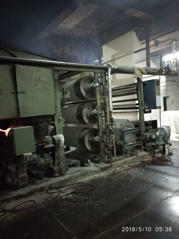 Electric singeing machine