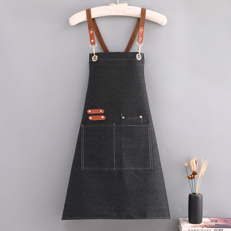 celemek Denim Hitam Grosir dengan Tali Kulit Biru, Celemek Denim Berkesan Usang untuk Toko Kopi, Toko Bunga, dan BBQ