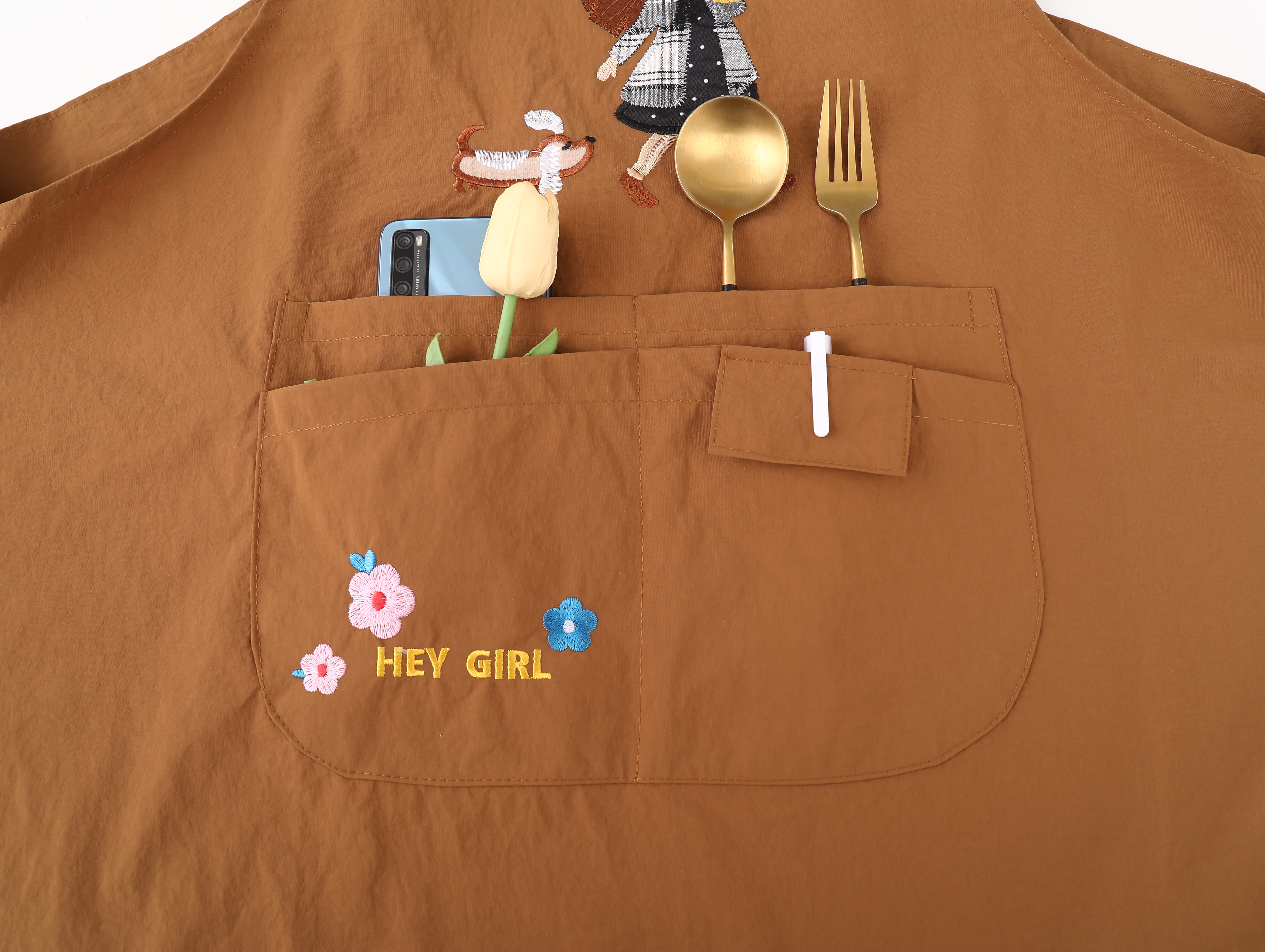 From Cotton to Canvas: Material and Branding Flexibility