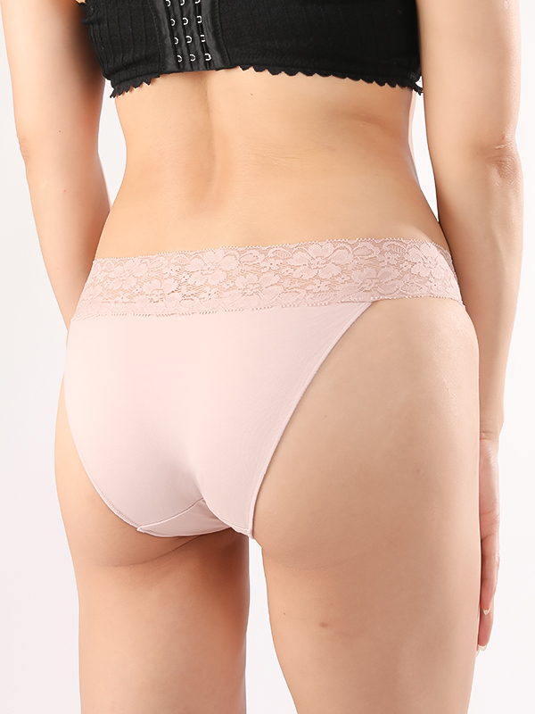 All-Day Comfort with Seamless Construction