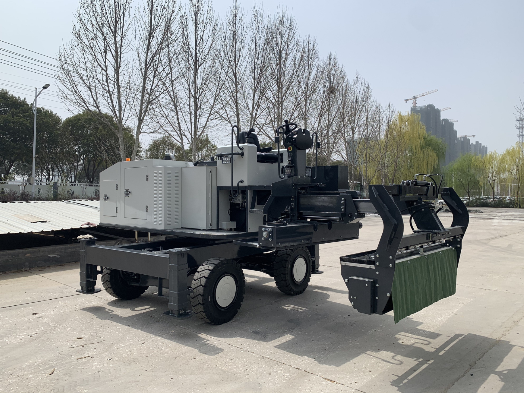 Concrete Spreader vs. Traditional Manual Spreading: A Comparison