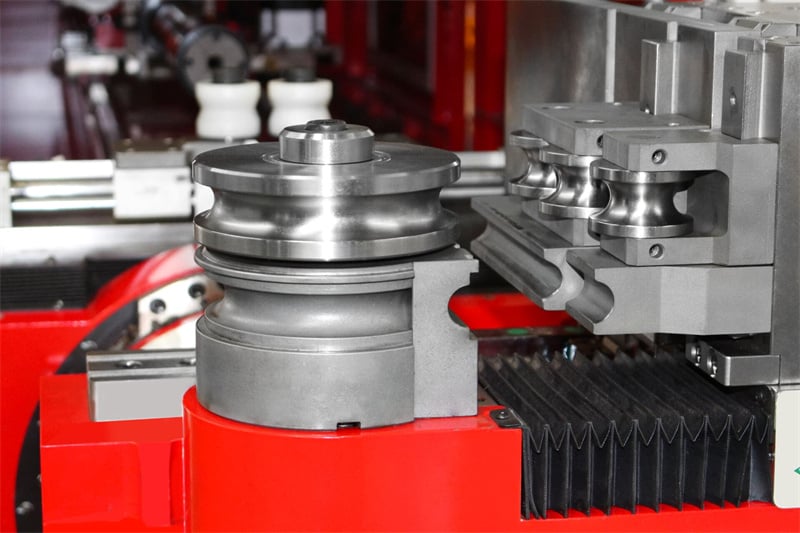 Fully automatic bending machine in the new energy automotive industry has made breakthrough progress 
