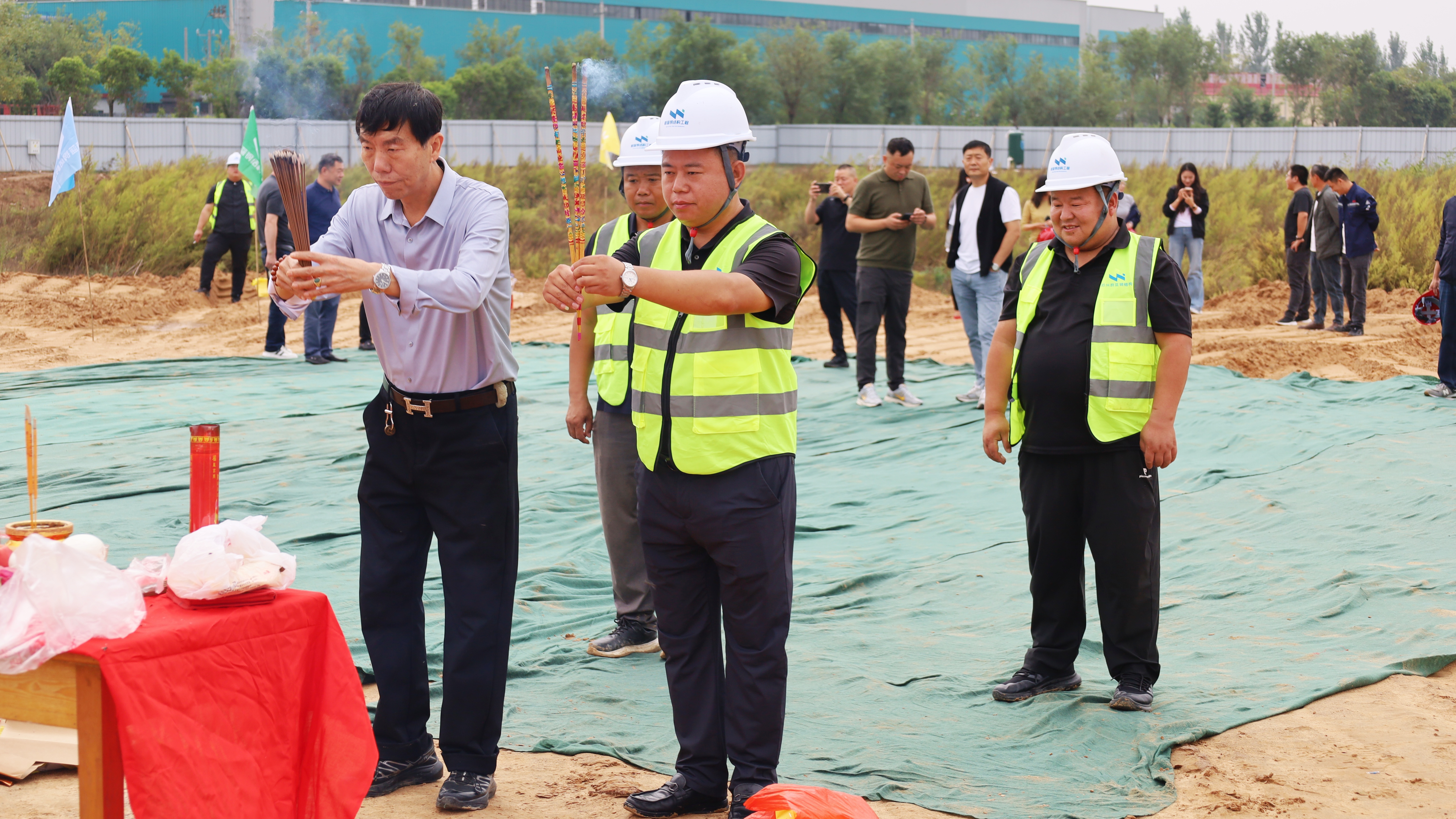 steel structure workshop project team, Zhengzhou China.JPG