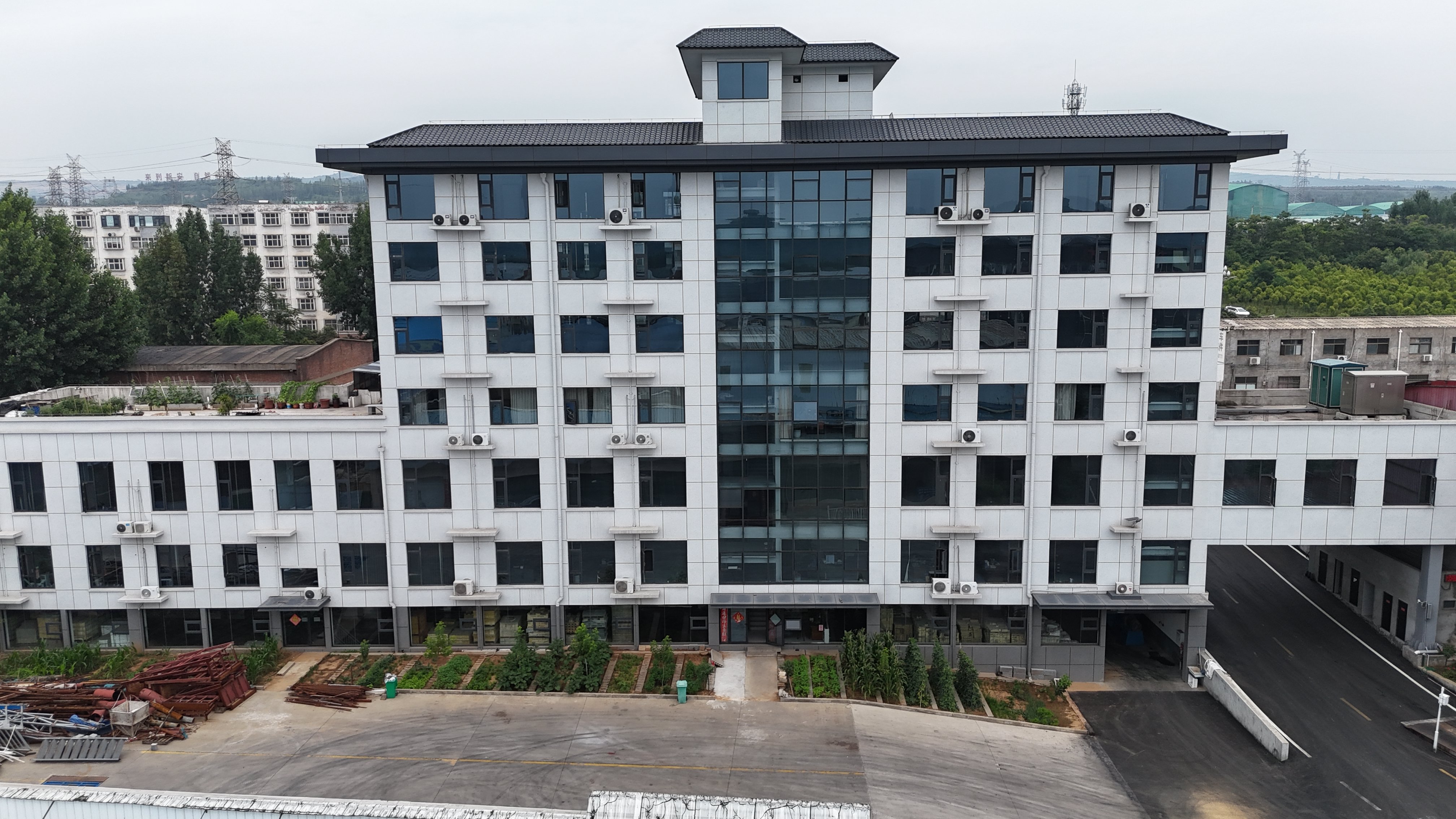 feature case pic - Fangshan Refractory Materials：steel structure office building