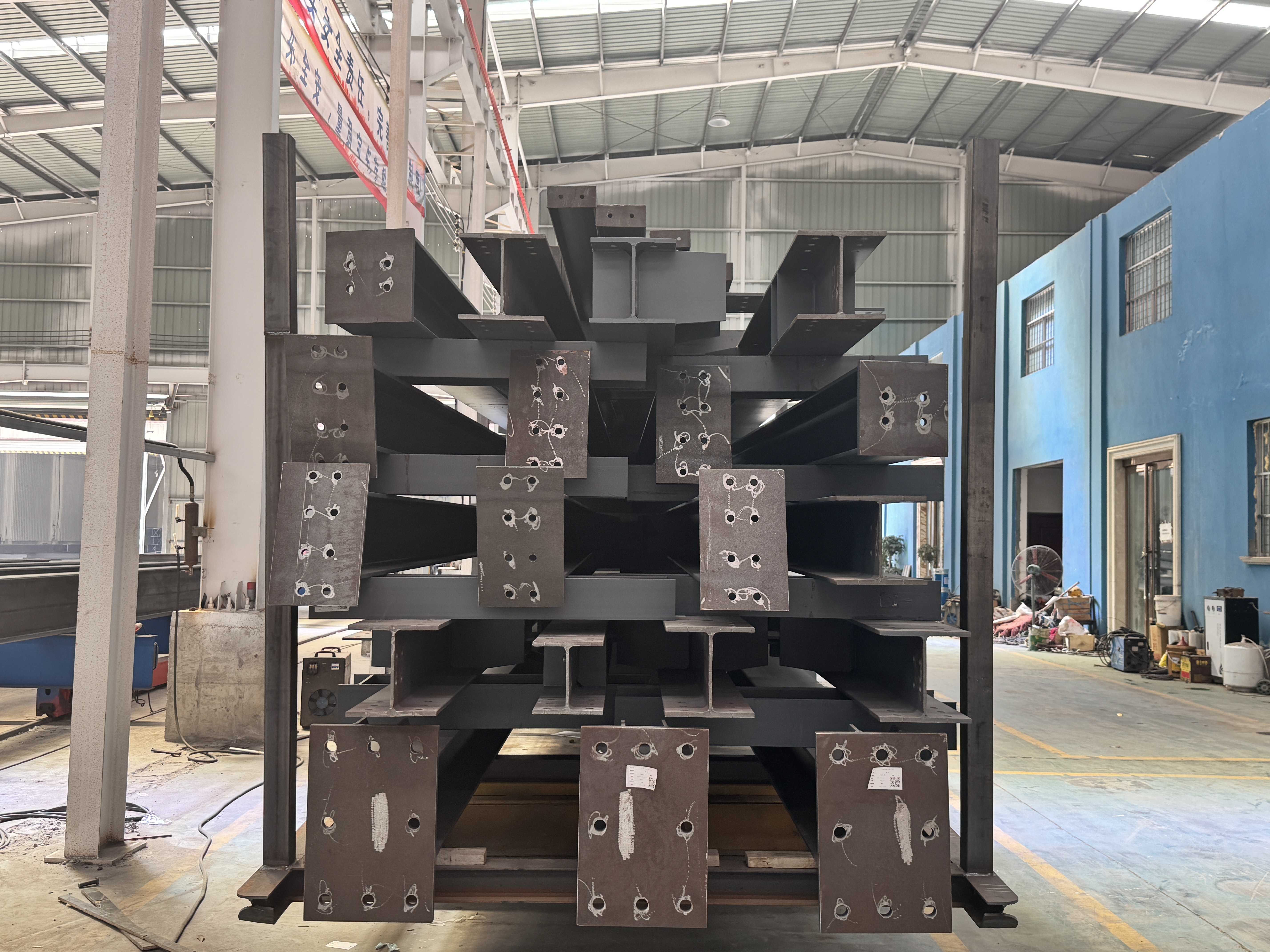 prefabricated steel building.JPG