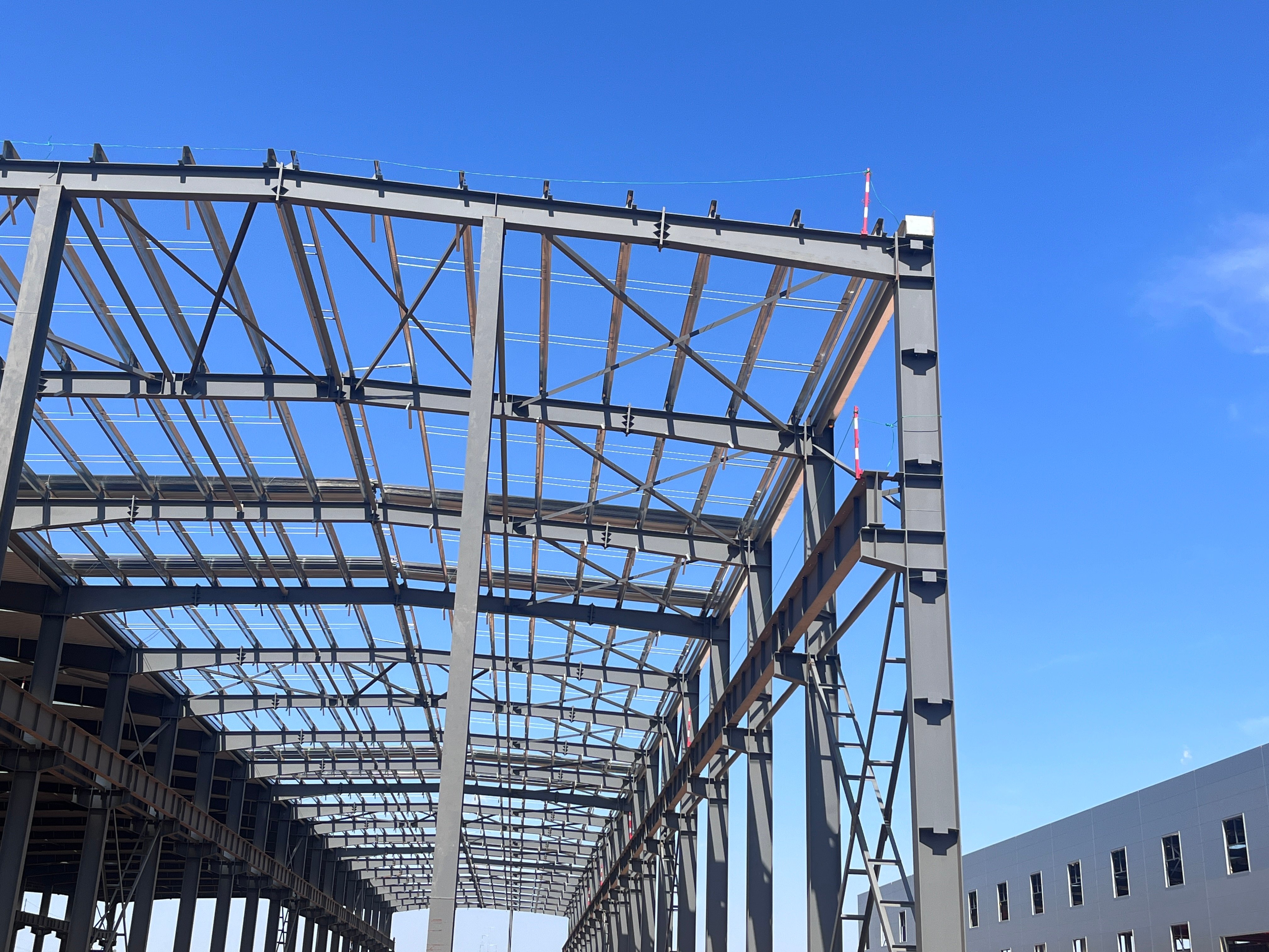Do Steel Buildings Rust in Tropical Climates? Corrosion Protection Explained