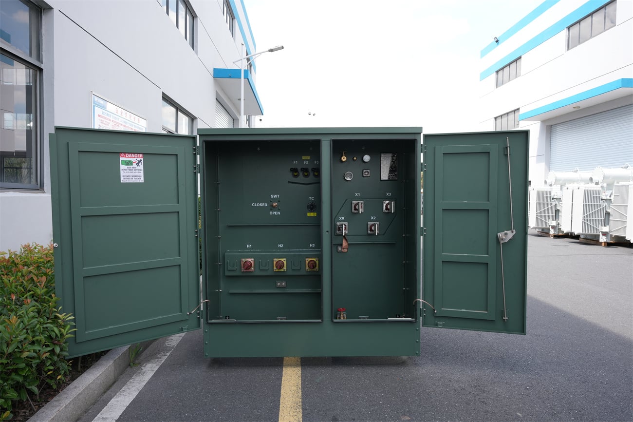 Three phase pad mounted transformer inner.JPG