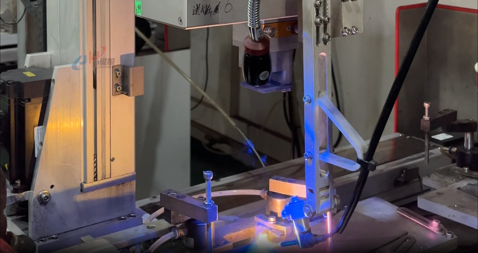 Laser welding machine usage video