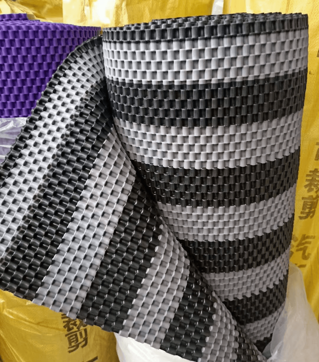 AT5006 chain link PVC car mat texture