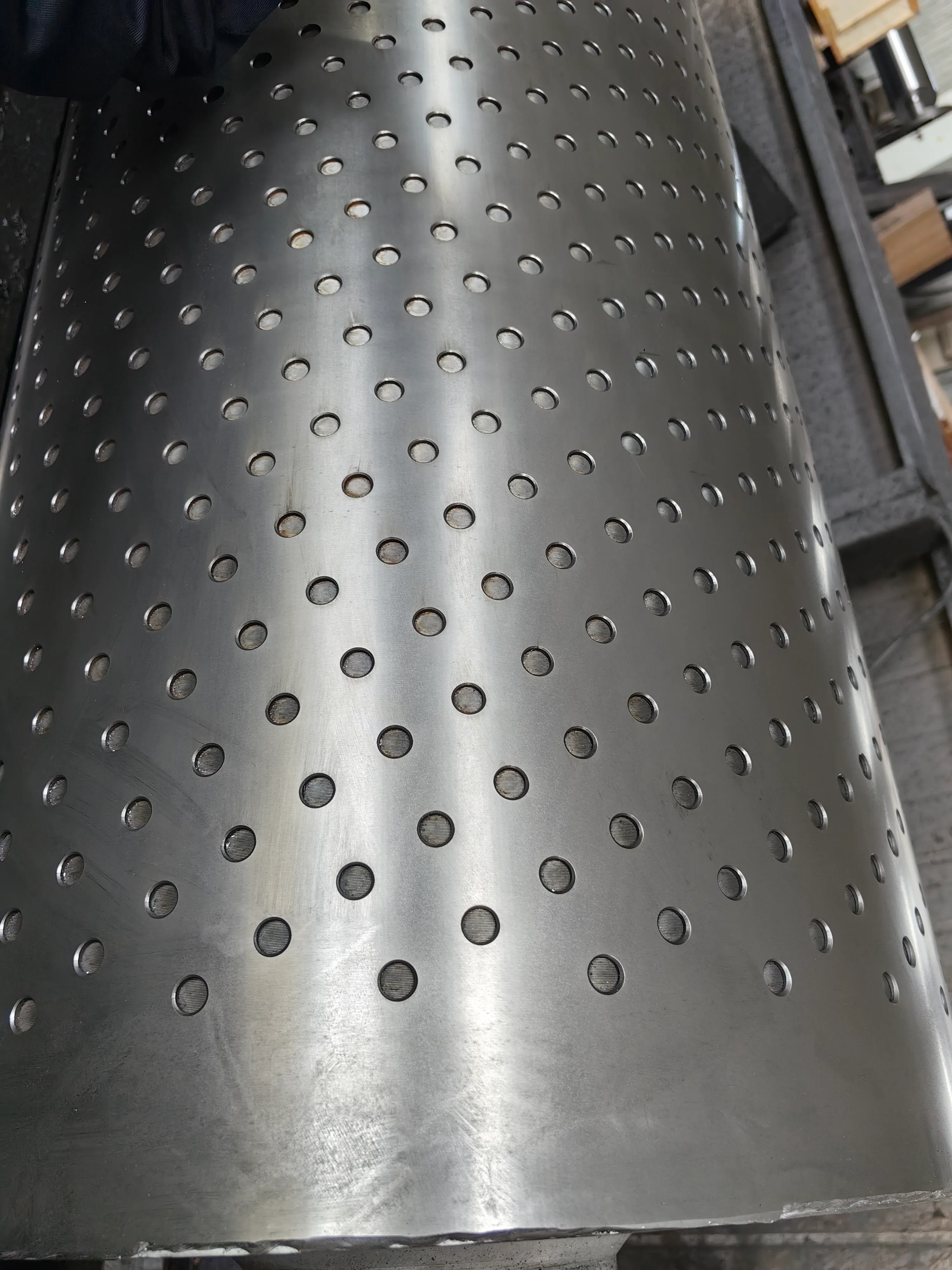custom circular texture on automotive floor mat roll mold
