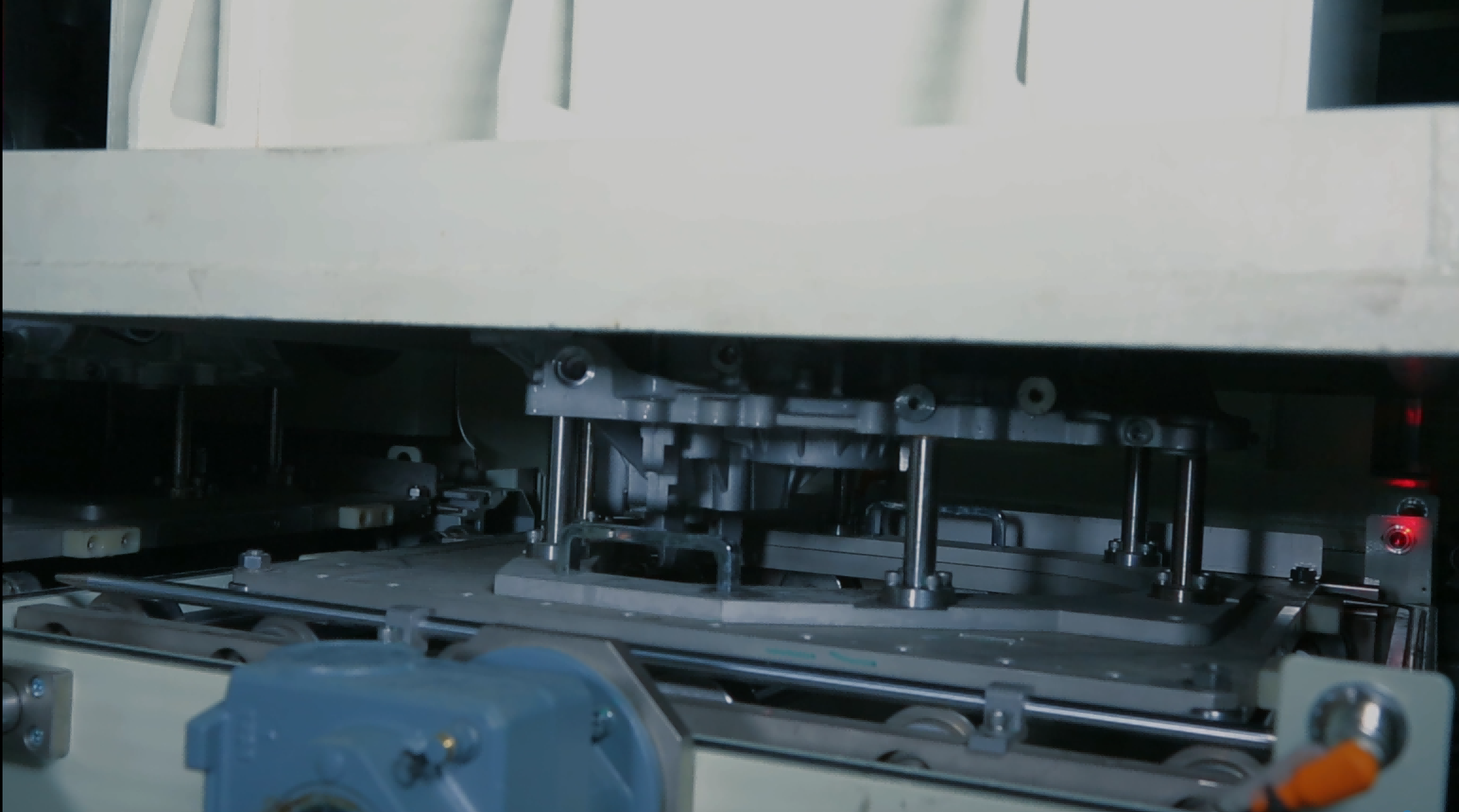 How to Select a Vacuum Drying System: Solving Residual Water in Internal Cavities After Cleaning