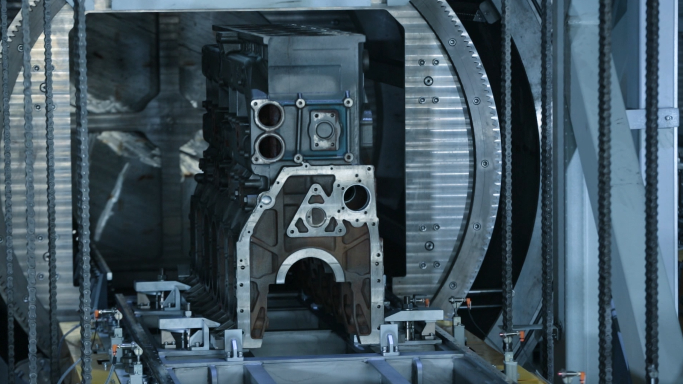 Marine Diesel Engine Block & Crankshaft Cleaning Machine: Heavy-Duty Cleaning Solutions for Components up to 30 Tons