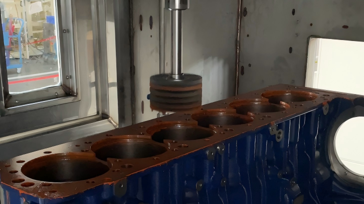 Six-Cylinder Diesel Engine Block Robotic Deburring Machine: Integrated Deburring and Cleaning Solution