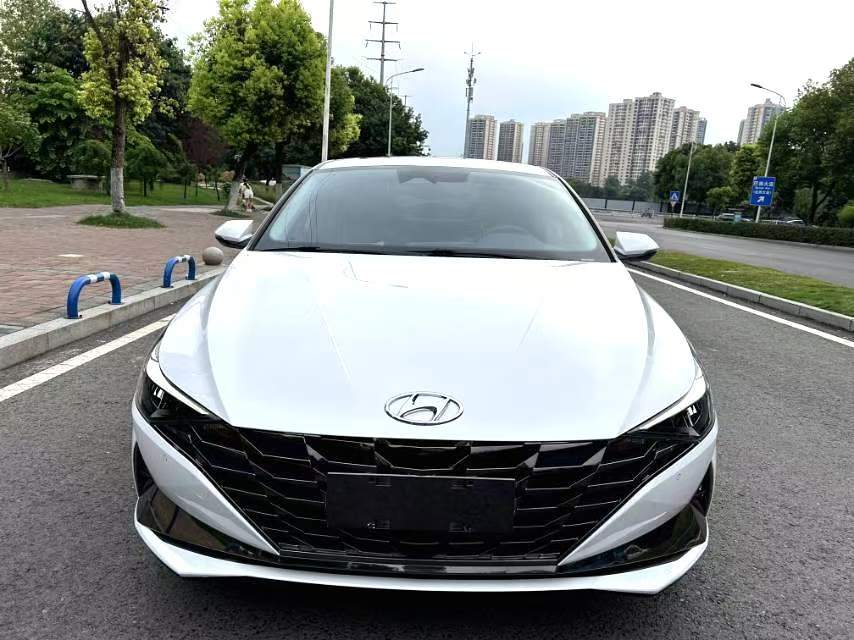 2022 Hyundai Elantra Sedan