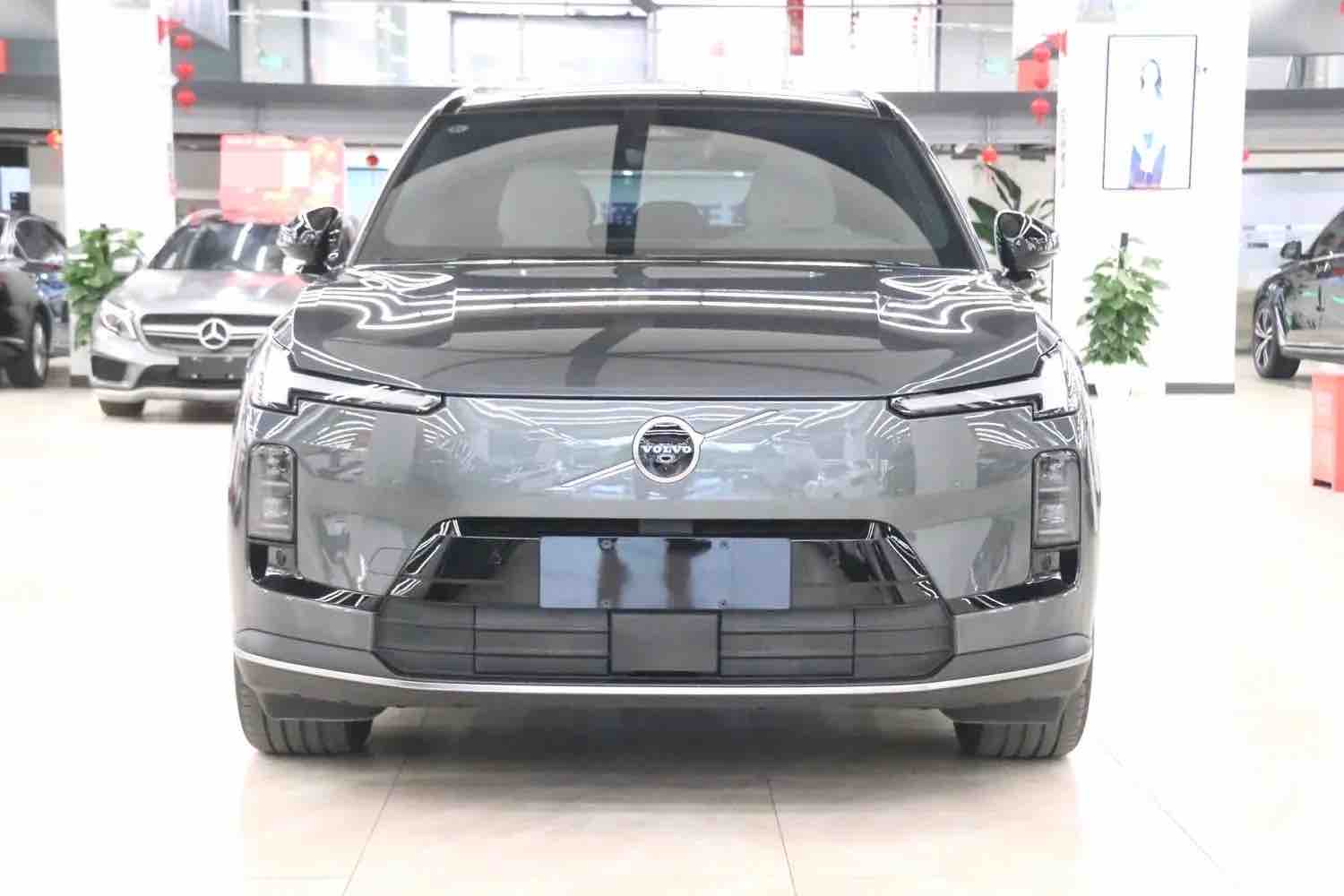 فولفو XC70 2026 ألترا دفعٌ كليٌّ بالعجلات