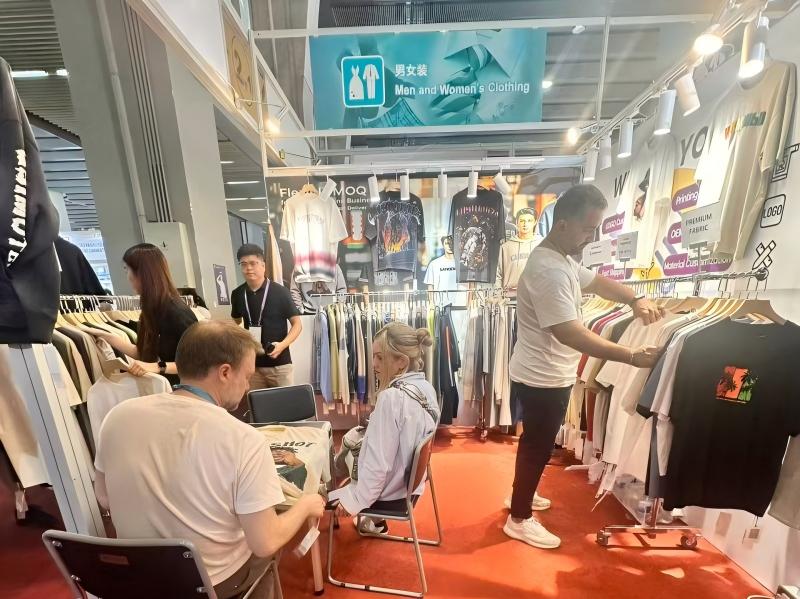 Guangzhou Liangshan Garment to Showcase Men's Streetwear Collection at the China Import and Export Fair (2).jpg