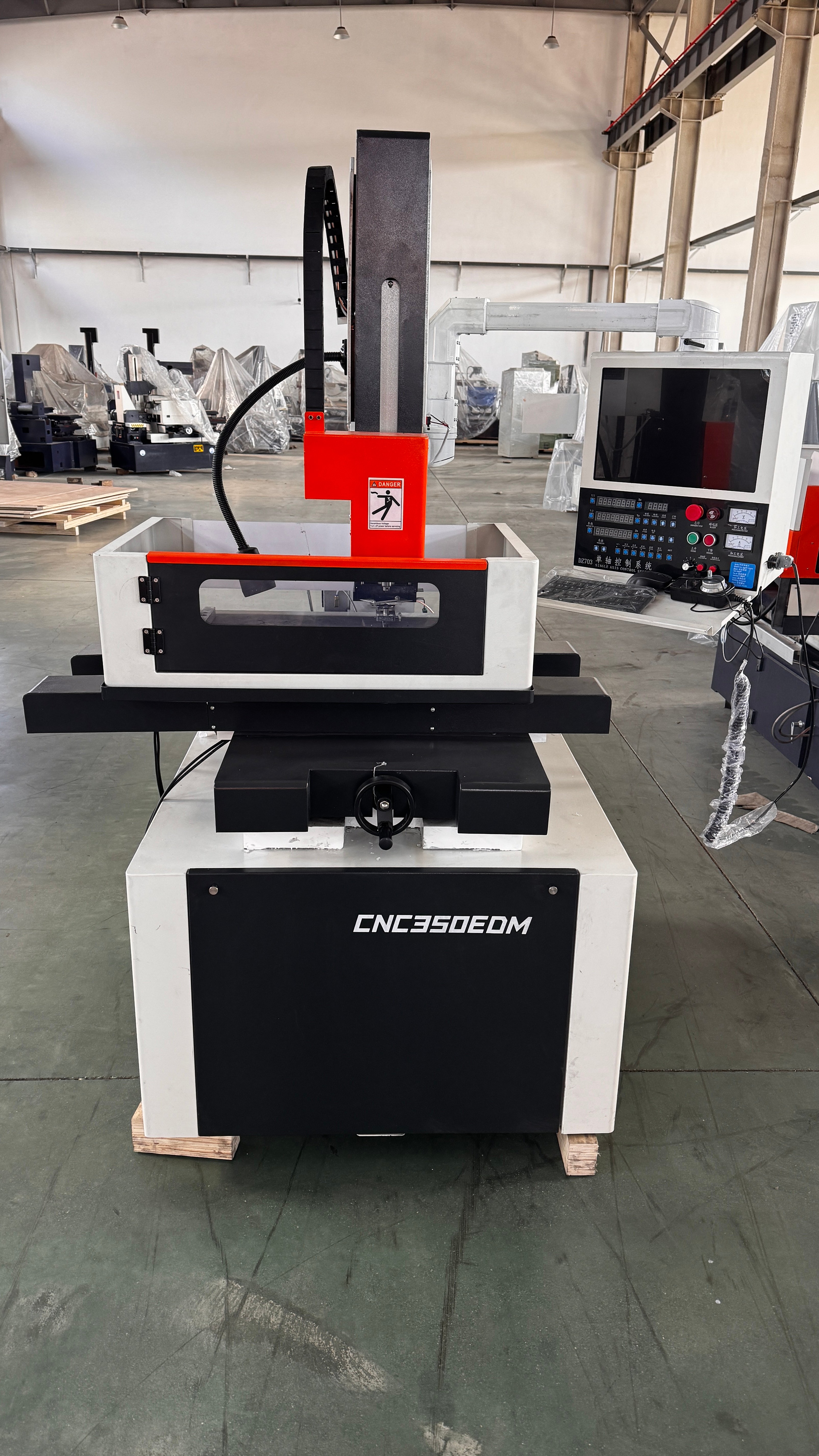 How Does an EDM Drilling Machine Work in High-Precision Tasks?