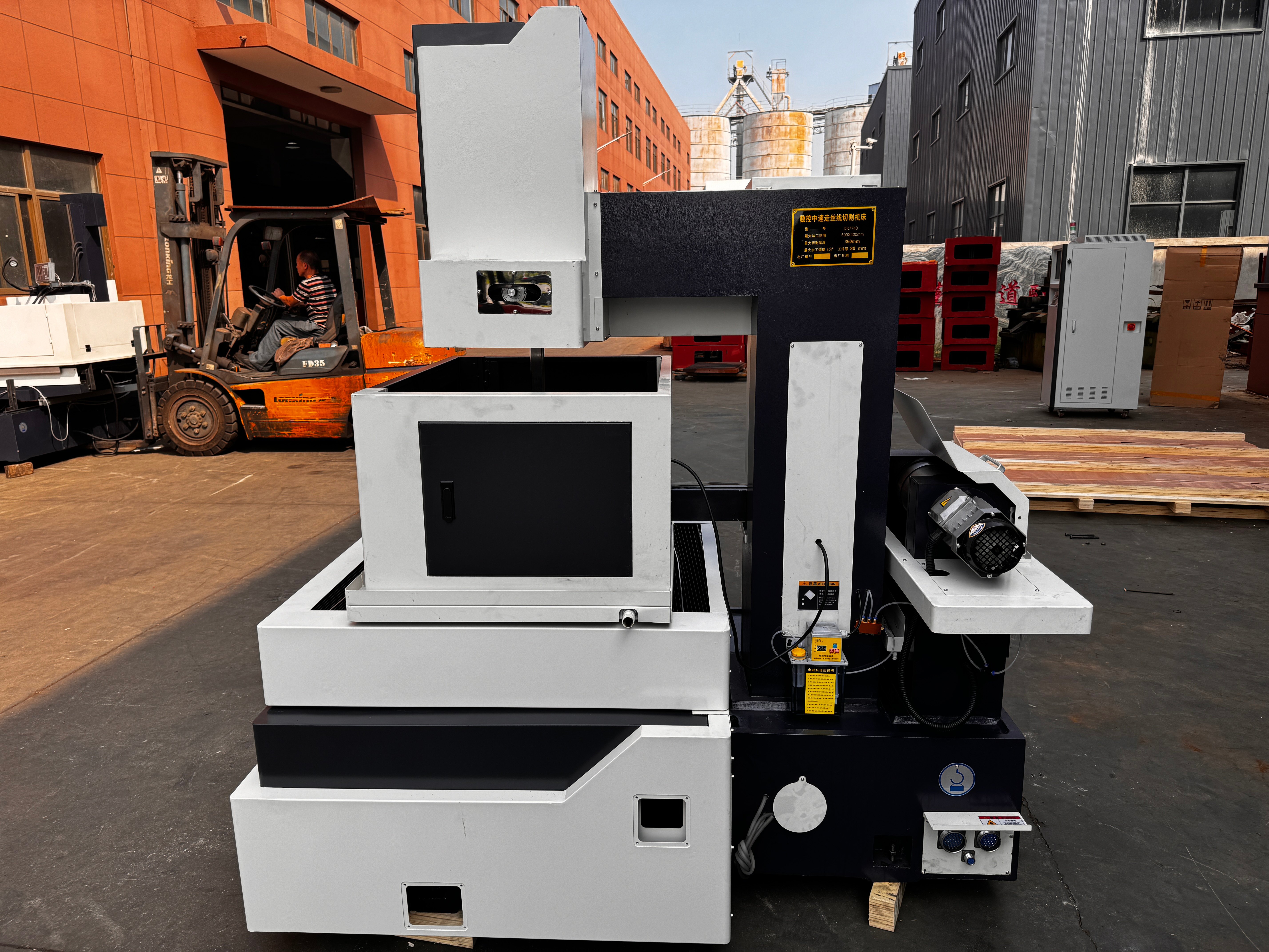 How Does Wire EDM Achieve Exceptional Surface Quality?