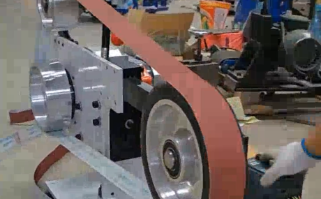 Vertical and horizontal dual-purpose sand belt machine 3