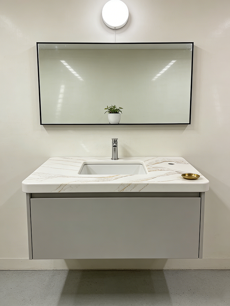 Quartz Calacatta Gold 3cm — undergoing quality inspection at our China facility