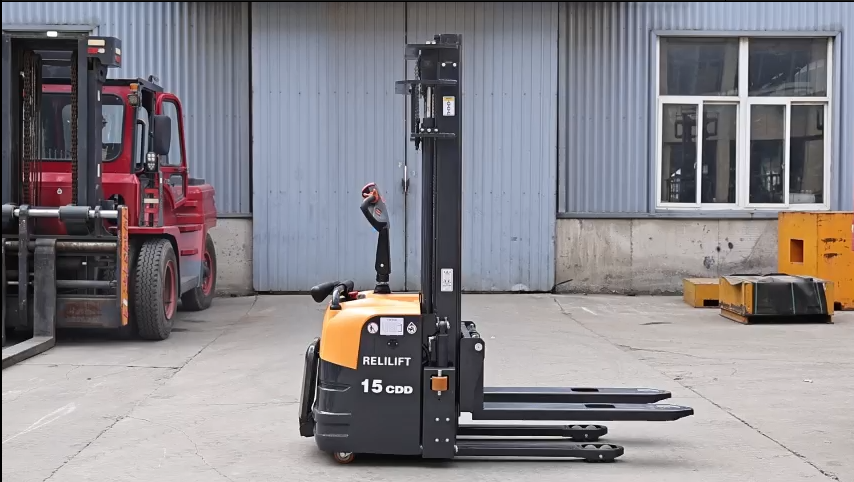 1.5T Electric Stacker