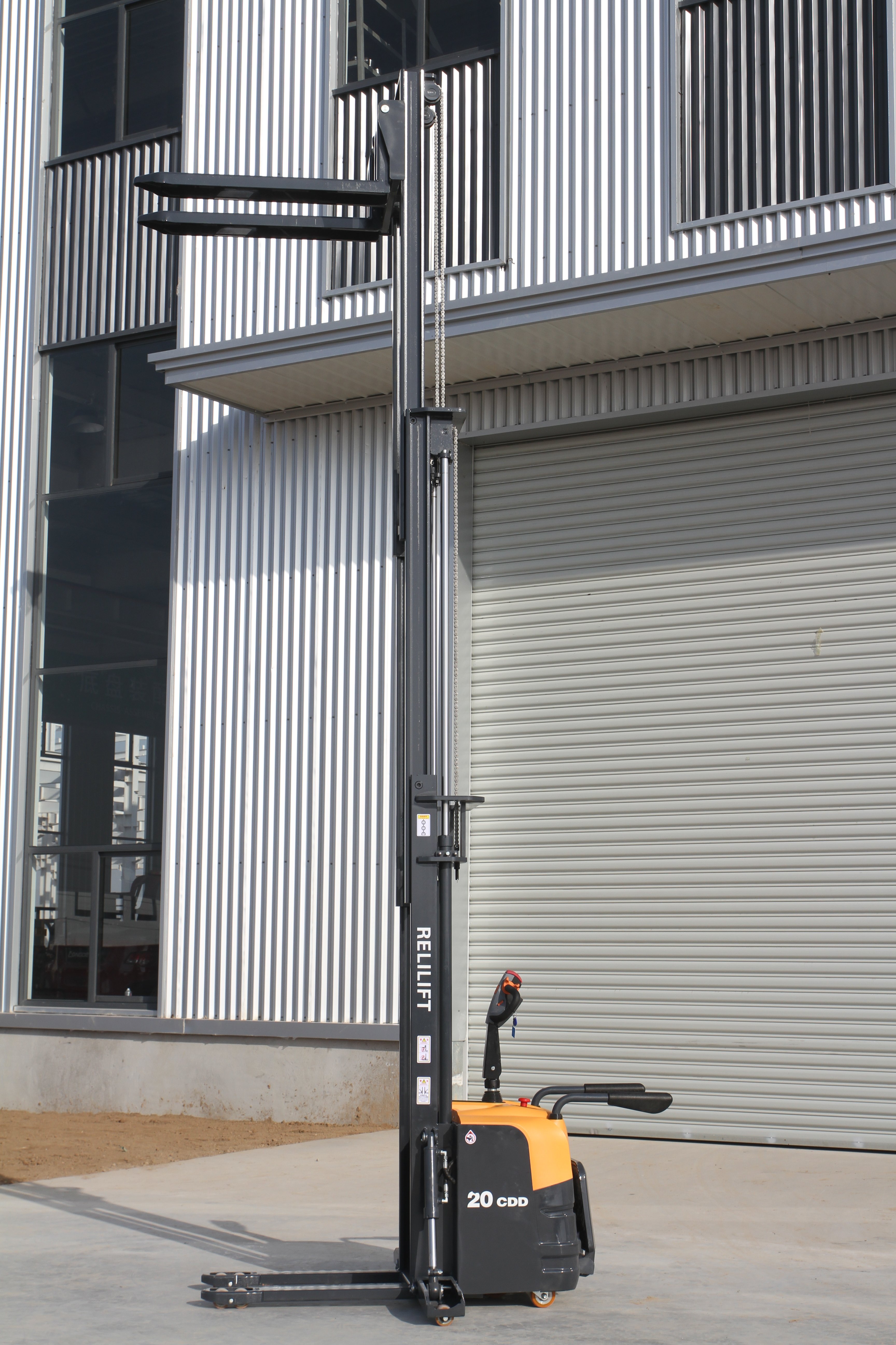 2t 4.5m lift height  (1).jpg
