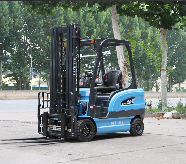 Top 5 Forklift Trends for 2026: Electrification & Li-ion